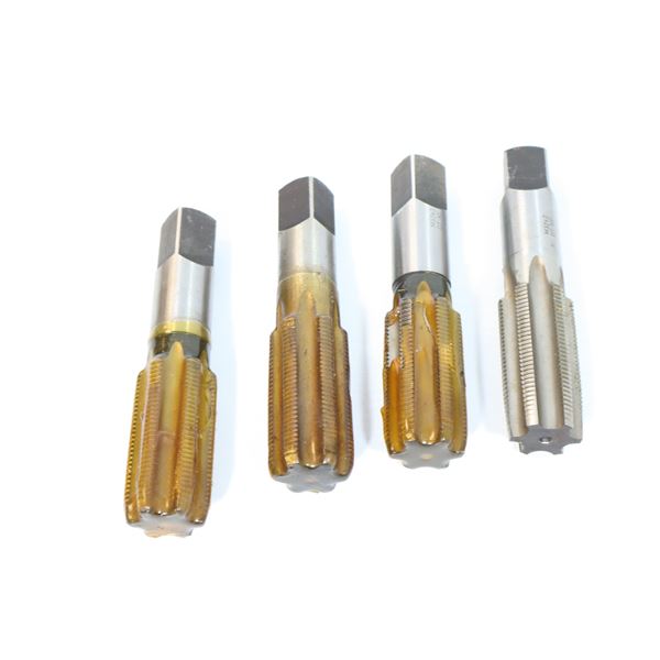 LOT DE 4 TAPS M32 X2