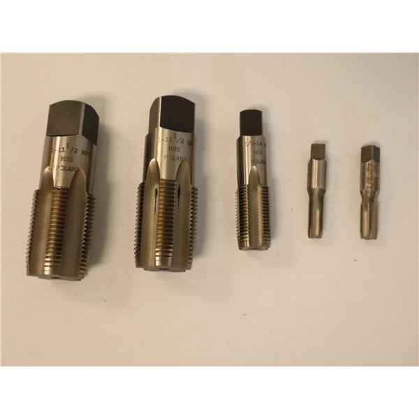 LOT DE 5 TAPS ASSORTIS