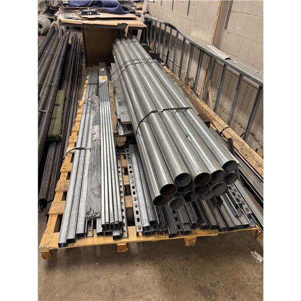 LOT DE CONDUITS, TIGES ET CANTRUSS EN MÉTAL 10' ASST