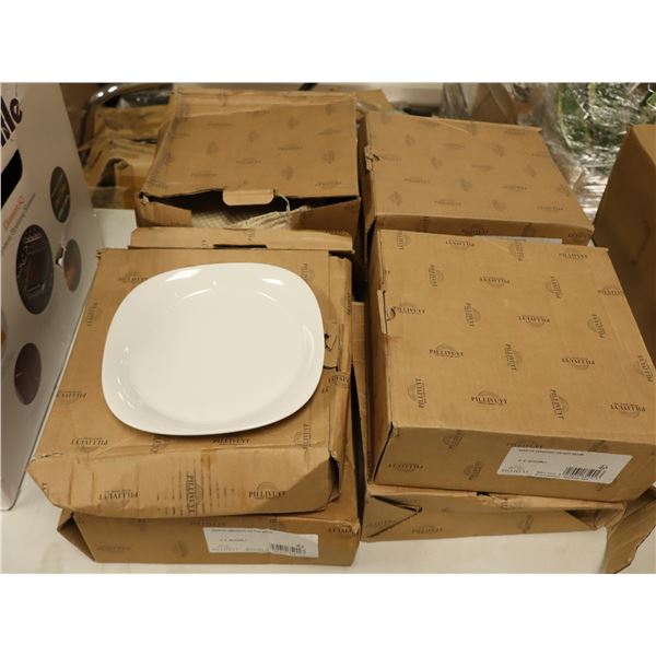 LOT: 48 VAISELLES *NEUF EN BOITE*