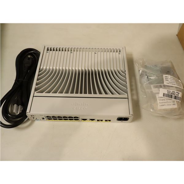 CISCO CATALYST 9200CX 12-PORT MANAGED SWITCH *NEUF EN BOITE*