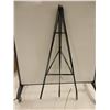 Image 1 : LOT: 5 CHEVALETS EN FIL DE FER 54"
