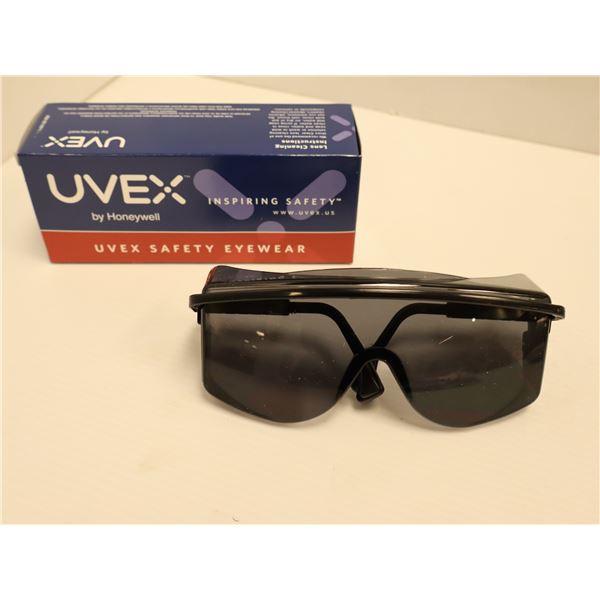 LOT: 6 LUNETTES DE SÉCURITÉ  UVEX S2504 (GRIS)