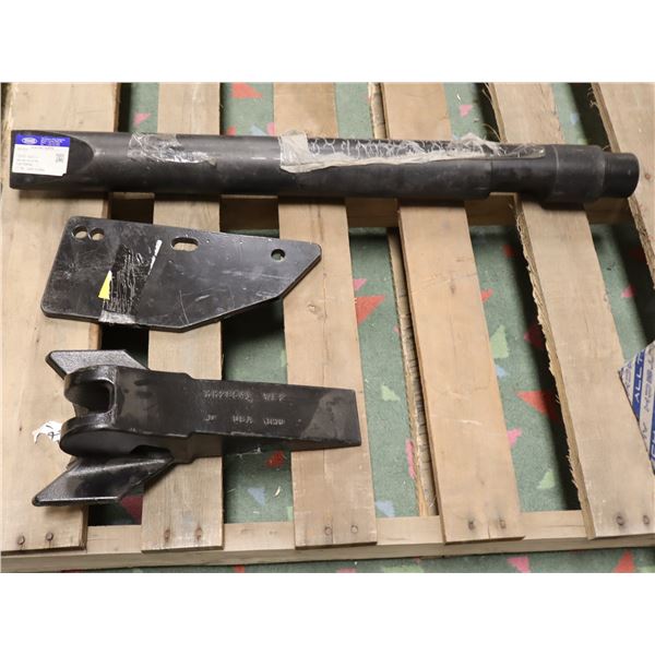 LOT: 3 PIÈCES D'ÉQUIPEMENT AGRICOLE