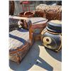Image 2 : 602 -- WOVEN BASKETS AND BOXES