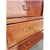 Image 8 : 614 -- ANTIQUE VANITY DRESSER