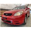 Image 2 : 2004 TOYOTA MATRIX, RED, 299999 KMS, FRONT WHEEL DRIVE. - D820163