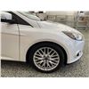 Image 25 : 2014 FORD FOCUS, WHITE, 127010 KMS, FRONT WHEEL DRIVE. - D314914