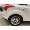 Image 27 : 2014 FORD FOCUS, WHITE, 127010 KMS, FRONT WHEEL DRIVE. - D314914