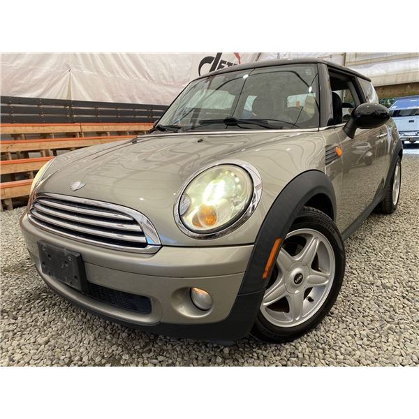 2007 MINI COOPER, GOLD, 177983 KMS, FRONT WHEEL DRIVE. NO RESERVE  !! - PT55849