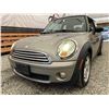 Image 2 : 2007 MINI COOPER, GOLD, 177983 KMS, FRONT WHEEL DRIVE."NO RESERVE" !! - PT55849