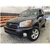 Image 1 : 2005 TOYOTA RAV 4, BLACK, 162252 MILES, FOUR WHEEL DRIVE. - B037629
