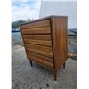Image 2 : 720 -- MCM DRESSER