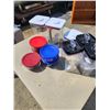 Image 1 : 736 -- KITCHEN STORAGE