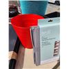 Image 2 : 745 -- STORAGE ITEMS