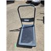 Image 1 : 752 -- HAND TRUCK