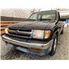 Image 2 : 1998 TOYOTA TACOMA, BLUE, 199780 KMS, REAR WHEEL DRIVE. - D032912
