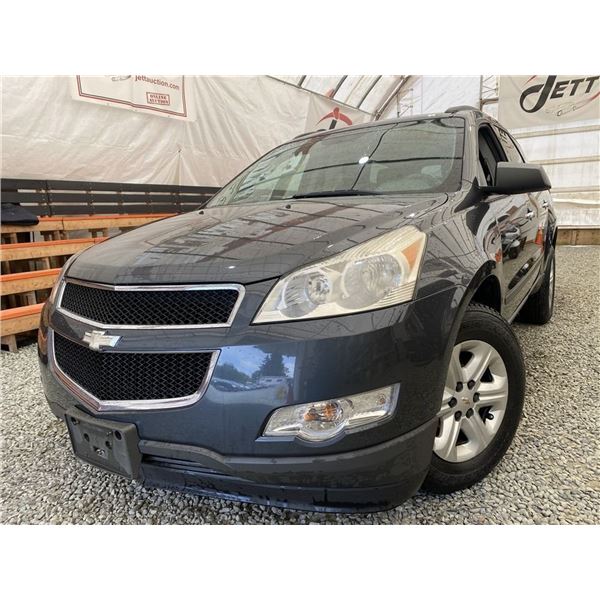 2011 CHEVROLET TRAVERSE, GREY, 215959 KMS, FRONT WHEEL DRIVE. - D261950