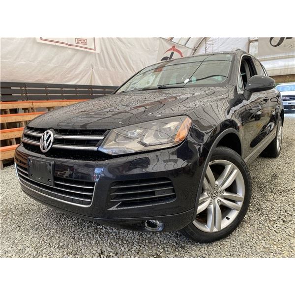 2011 VW TOUAREG, BLACK, 237887 KMS, ALL WHEEL DRIVE. - D007567