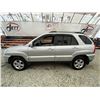 Image 23 : 2010 KIA SPORTAGE, SILVER, 221586 KMS, FOUR WHEEL DRIVE. - D665169