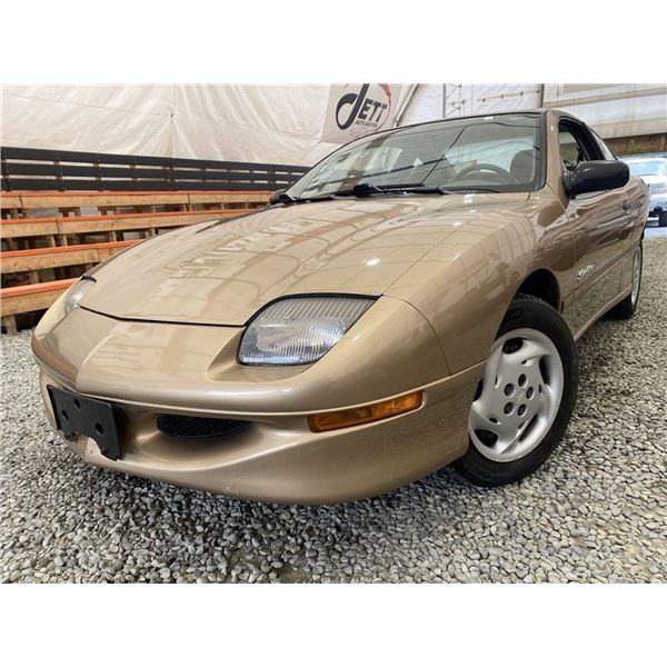 1999 PONTIAC SUNFIRE, GOLD, 160757 KMS, FRONT WHEEL DRIVE. NO RESERVE. - P520130