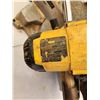 Image 3 : 801 -- DEWALT DW708 12" SLIDING COMPOUND MITER SAW