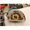Image 3 : 807 -- MULTIPLE NAIL GUNS + MAKITA SAW