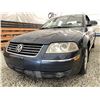 Image 2 : 2004 VW PASSAT, BLUE, 301456 KMS, FRONT WHEEL DRIVE. - B324814