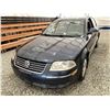 Image 3 : 2004 VW PASSAT, BLUE, 301456 KMS, FRONT WHEEL DRIVE. - B324814