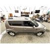 Image 13 : 2011 KIA SOUL, GREY, 189582 KMS, FRONT WHEEL DRIVE. - D253803