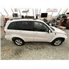 Image 12 : 2001 TOYOTA RAV 4, WHITE, 377699 KMS, ALL WHEEL DRIVE. - B028499