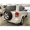 Image 14 : 2001 TOYOTA RAV 4, WHITE, 377699 KMS, ALL WHEEL DRIVE. - B028499