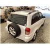 Image 16 : 2001 TOYOTA RAV 4, WHITE, 377699 KMS, ALL WHEEL DRIVE. - B028499