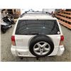Image 19 : 2001 TOYOTA RAV 4, WHITE, 377699 KMS, ALL WHEEL DRIVE. - B028499