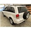Image 21 : 2001 TOYOTA RAV 4, WHITE, 377699 KMS, ALL WHEEL DRIVE. - B028499