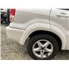 Image 27 : 2001 TOYOTA RAV 4, WHITE, 377699 KMS, ALL WHEEL DRIVE. - B028499