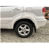Image 29 : 2001 TOYOTA RAV 4, WHITE, 377699 KMS, ALL WHEEL DRIVE. - B028499