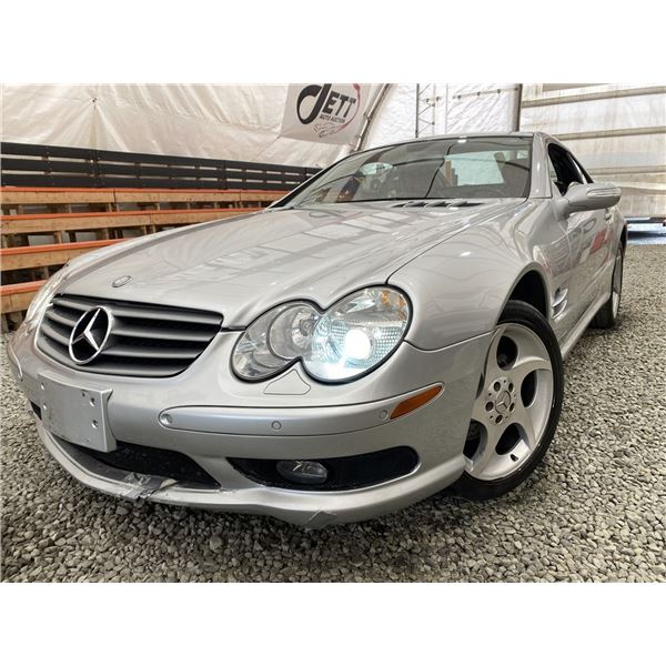 2005 MERCEDES SL500, SILVER, 111228 KMS, REAR WHEEL DRIVE. - D107755