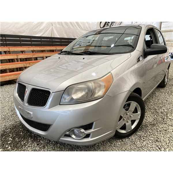 2009 PONTIAC WAVE, SILVER, 185018 KMS, FRONT WHEEL DRIVE. NO RESERVE. - P133282