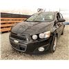 Image 2 : 2015 CHEVROLET SONIC, BLACK, 150735 KMS, FRONT WHEEL DRIVE. - J200130