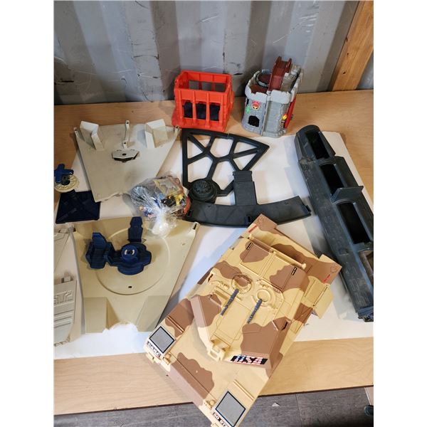 830 -- TOY PARTS