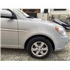 Image 25 : 2010 HYUNDAI ACCENT, SILVER, 80667 KMS, NO RESERVE. - D516359