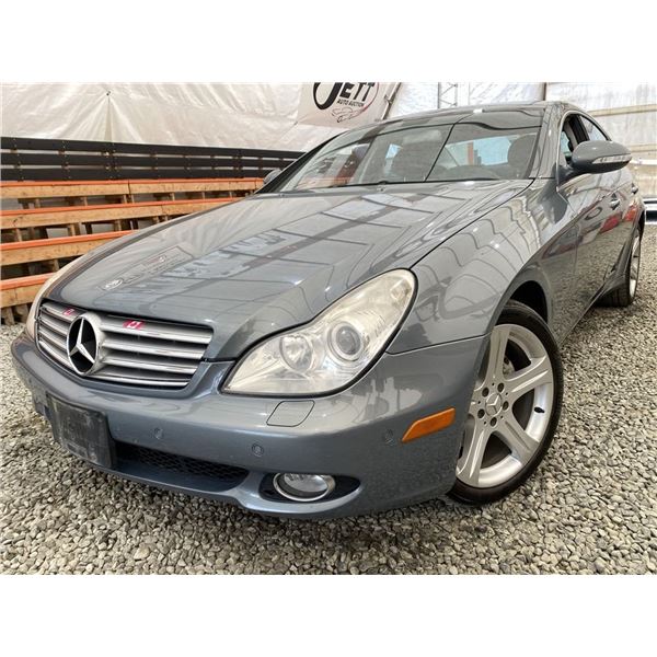 2006 MERCEDES CLS 500, SILVER, 11926 MILES, REAR WHEEL DRIVE. - D020240