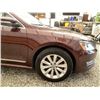 Image 24 : 2013 VOLKSWAGEN PASSAT SEL, RED, 158947 KMS, FRONT WHEEL DRIVE. - D075125