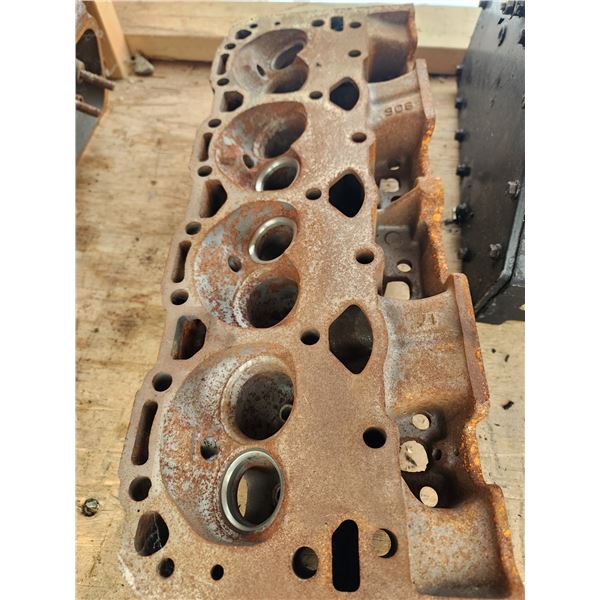 704 -- Marine Cylinder Head