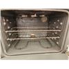 Image 2 : 740 -- Moffat oven stove