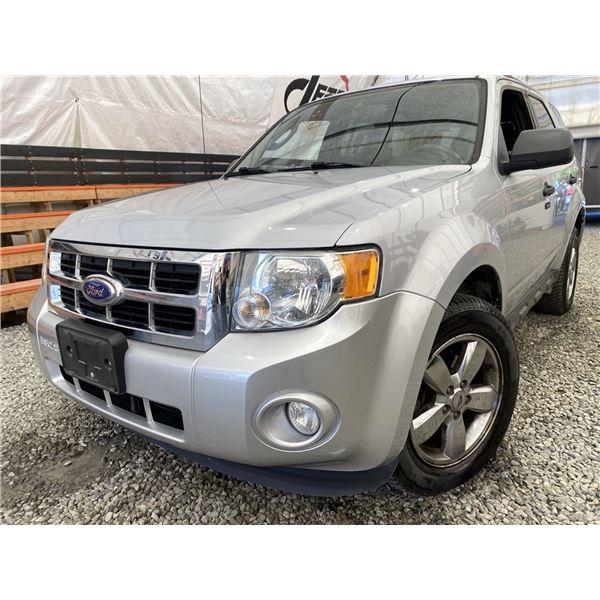 2011 FORD ESCAPE, SILVER, 211194 KMS, FRONT WHEEL DRIVE. - DB93431