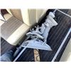 Image 11 : 17 FOOT GLASTRON BOAT, SSV-177 [SUPER STABLE VEE].  WITH HOLSCLAW T WHITE/RED. - P707129