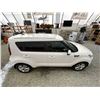 Image 13 : 2016 KIA SOUL, WHITE, 147595 KMS, FRONT WHEEL DRIVE. - D409158