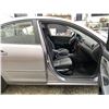 Image 36 : 2005 MAZDA 3, GREY, 261828 KMS, FRONT WHEEL DRIVE. - B346177